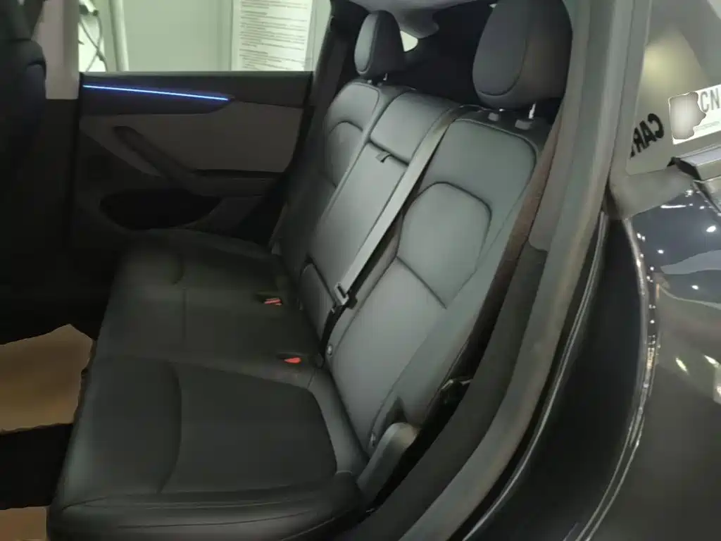 Tesla Model Y — фото 17