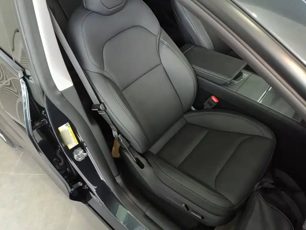 Tesla Model Y — фото 25