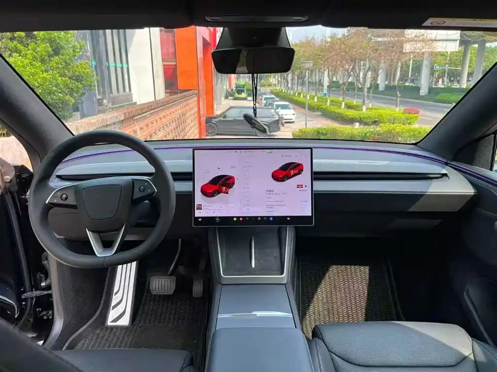 Tesla Model Y L — фото 3