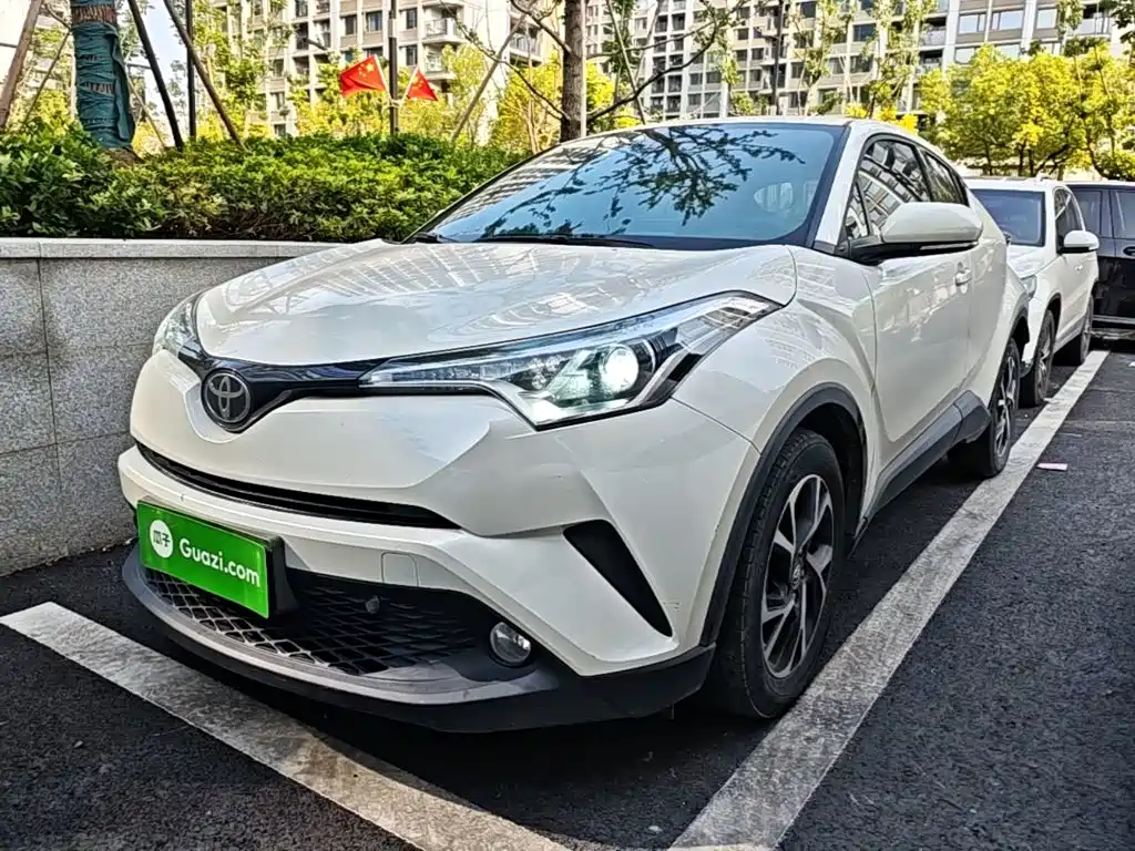 Toyota C-HR — фото 2
