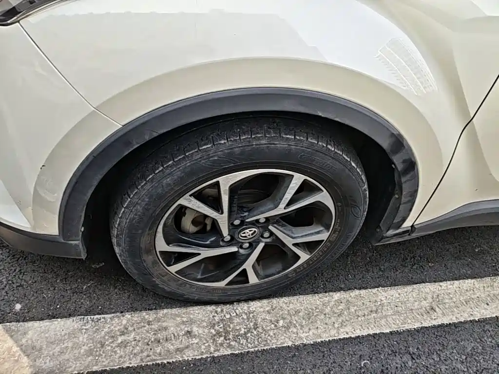Toyota C-HR — фото 23