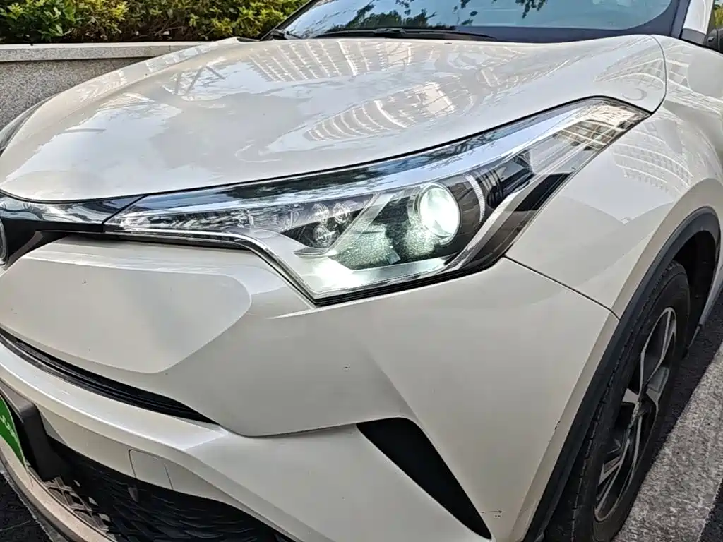 Toyota C-HR — фото 24