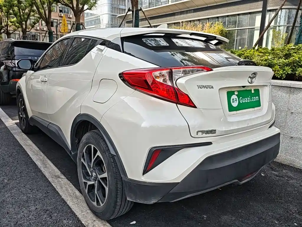 Toyota C-HR — фото 5