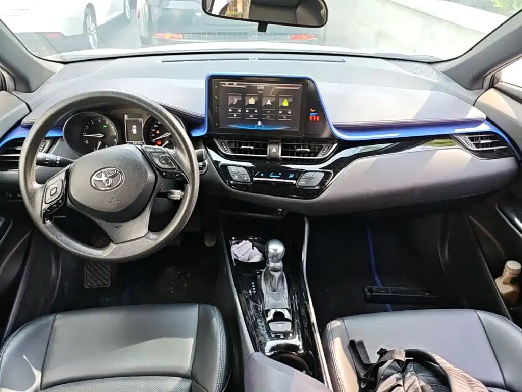 Toyota C-HR — фото 10