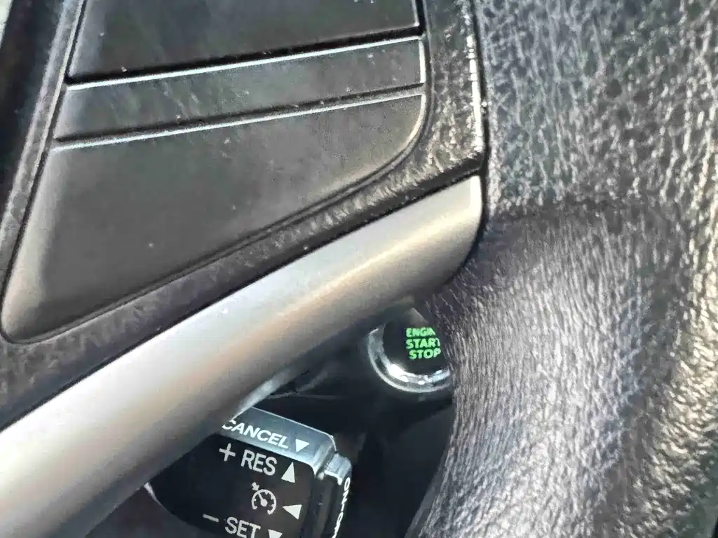 Toyota Yaris L — фото 23