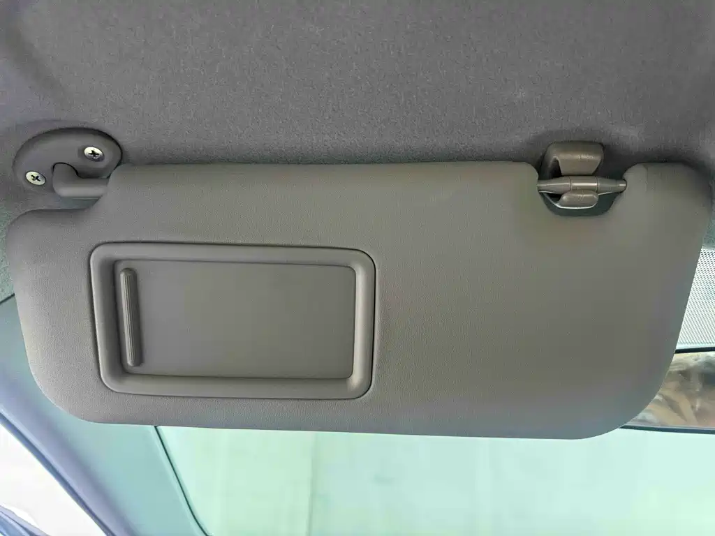 Toyota Yaris L — фото 26