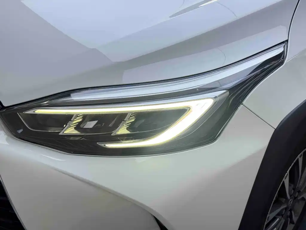 Toyota Yaris L — фото 29
