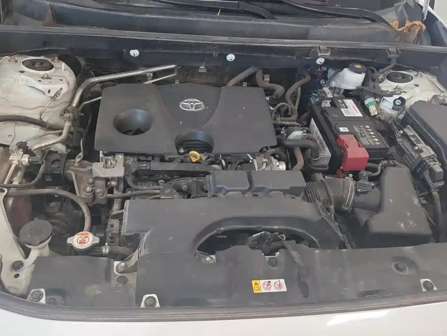Toyota RAV4 — фото 10