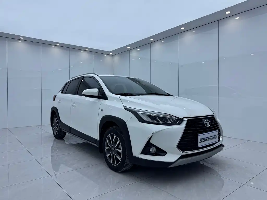 Toyota Yaris L — фото 3