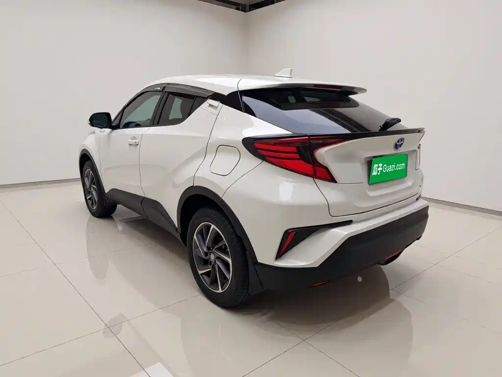 Toyota C-HR — фото 4