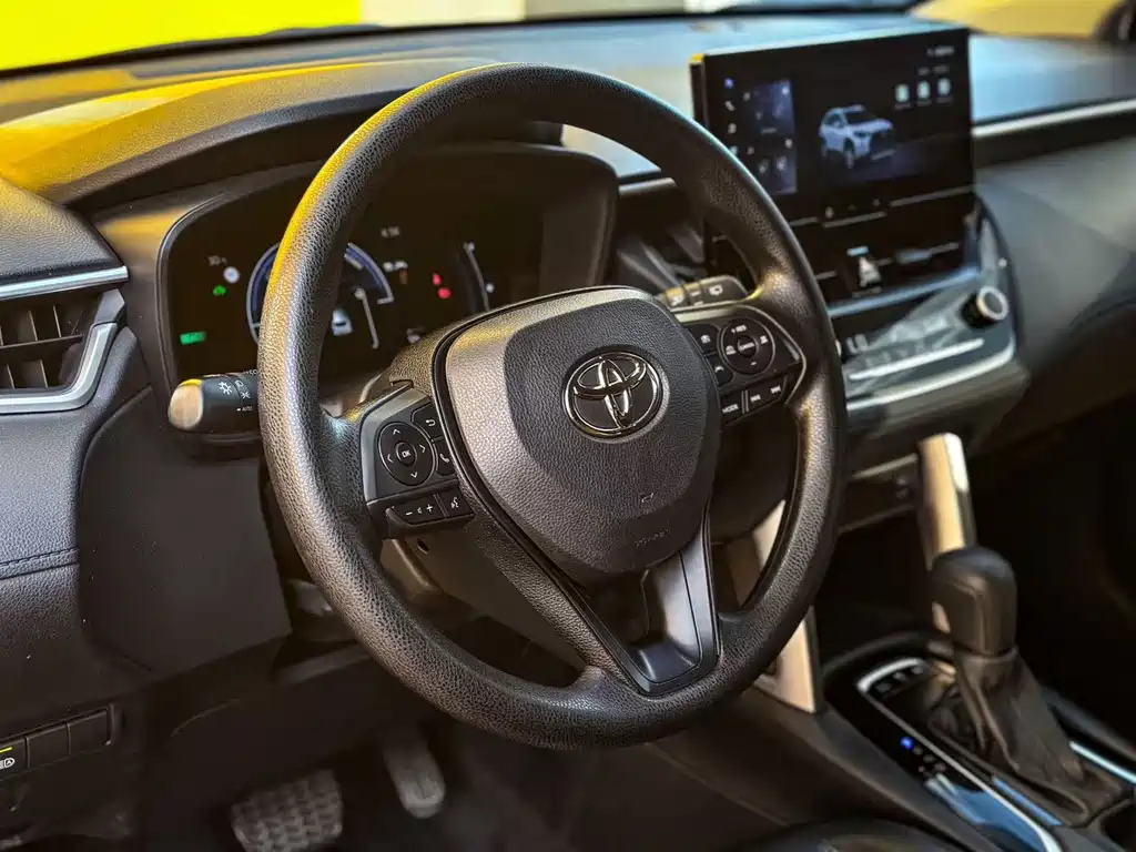 Toyota Corolla Cross — фото 4