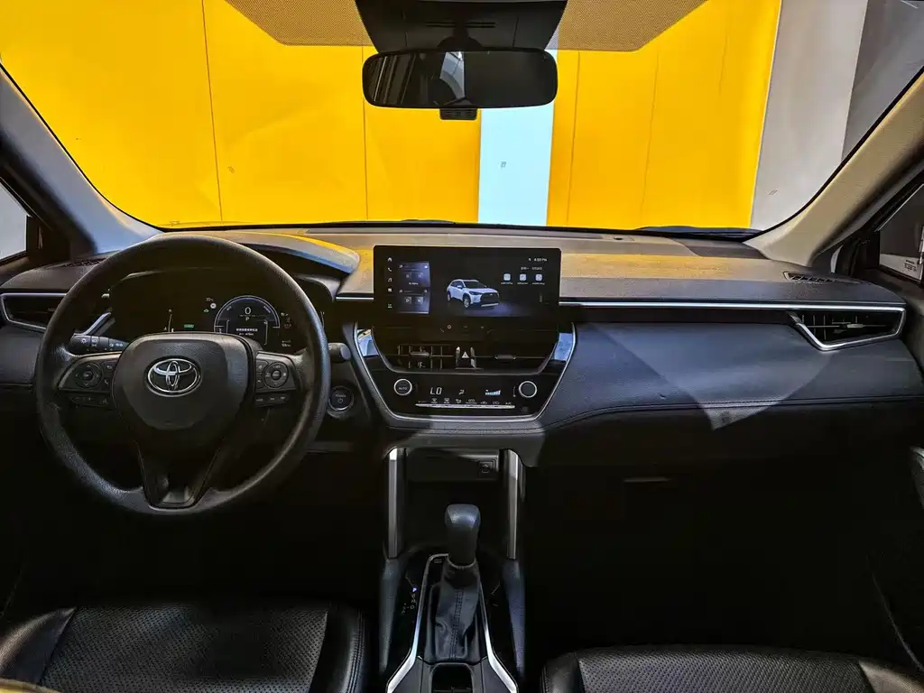 Toyota Corolla Cross — фото 9