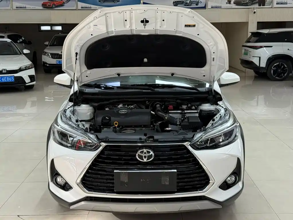 Toyota Yaris L — фото 7