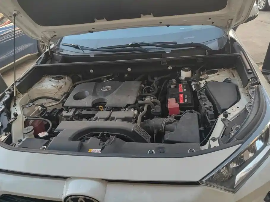 Toyota RAV4 — фото 10