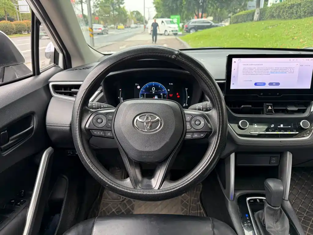 Toyota Corolla Cross — фото 14