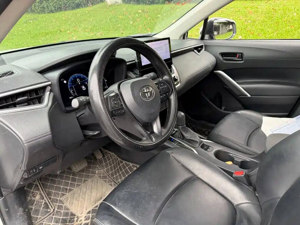 Toyota Corolla Cross — фото 7