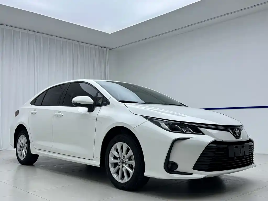 Toyota Corolla — фото 3