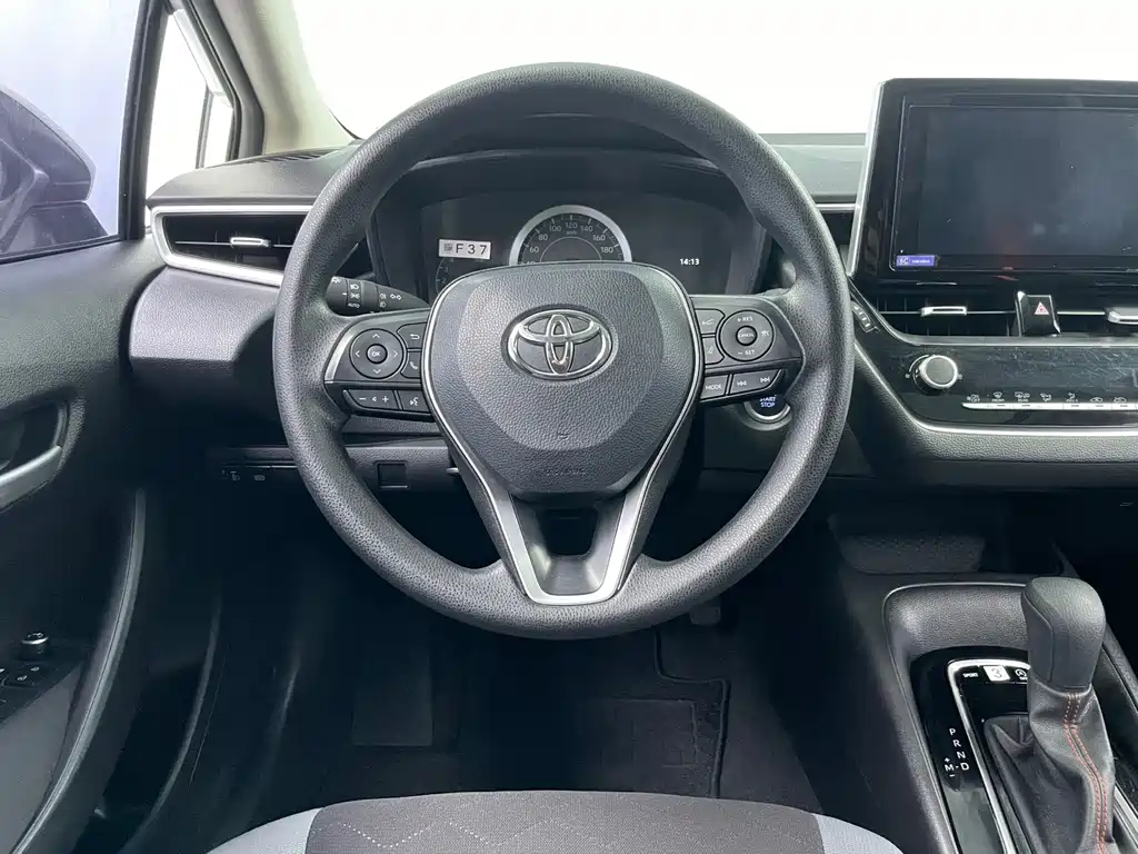 Toyota Corolla — фото 6
