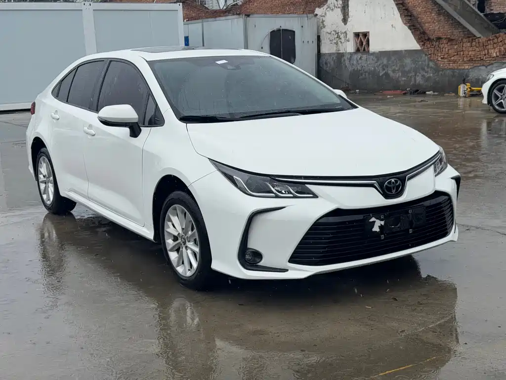 Toyota Corolla — фото 3