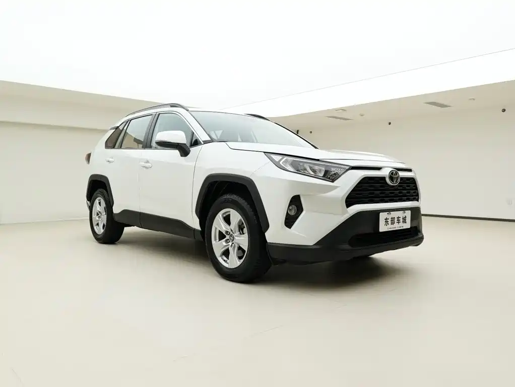 Toyota RAV4 — фото 3