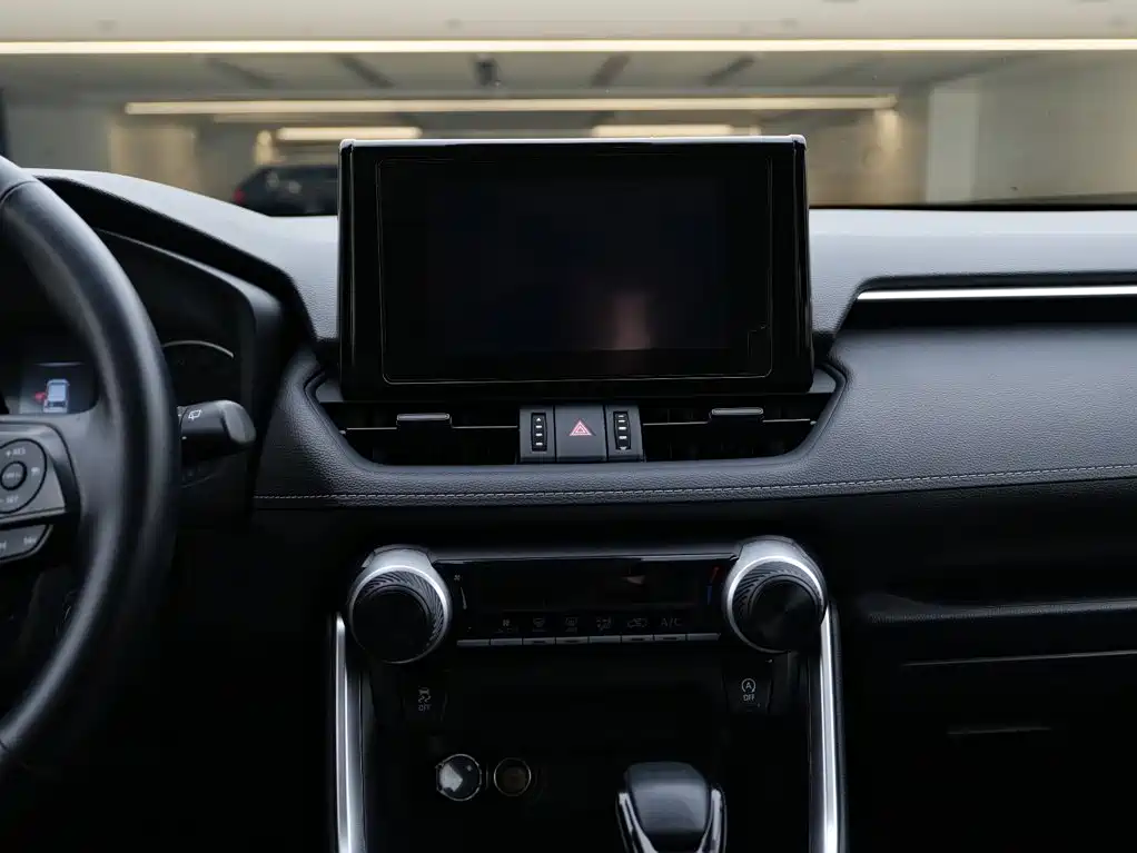 Toyota RAV4 — фото 21