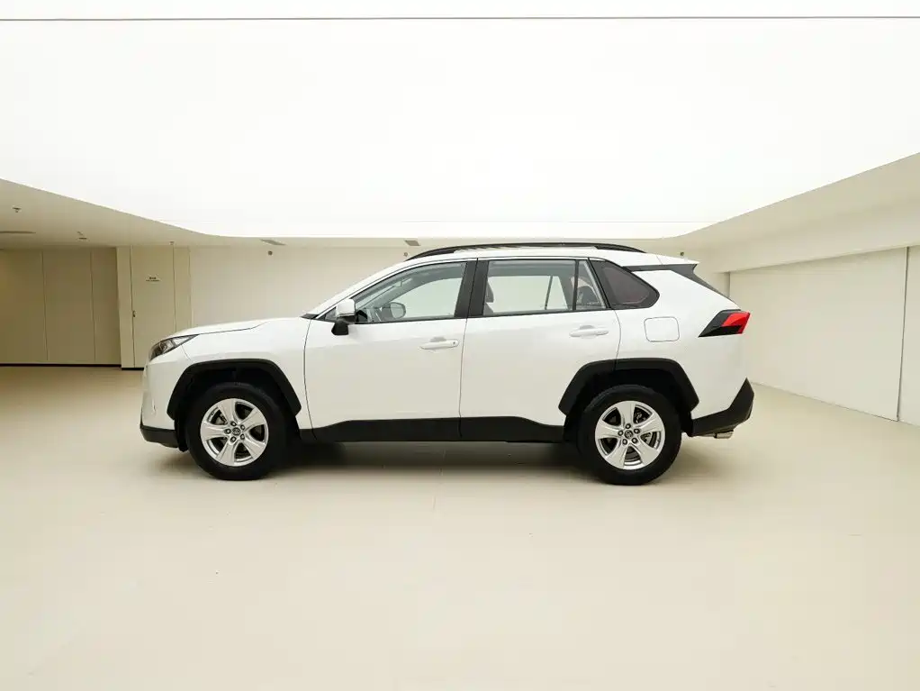 Toyota RAV4 — фото 4