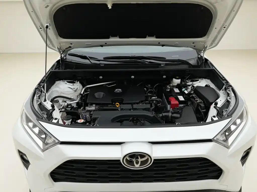 Toyota RAV4 — фото 8