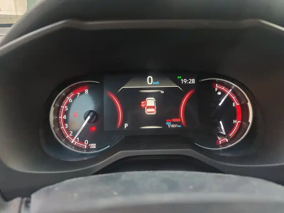 Toyota RAV4 — фото 14