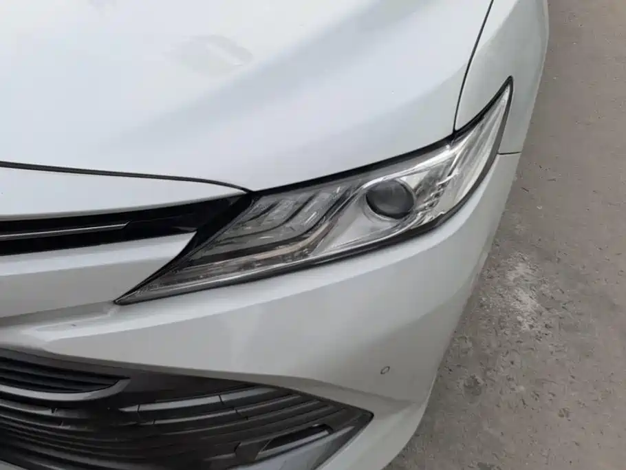 Toyota Camry — фото 5