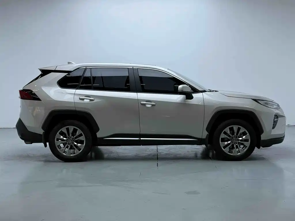 Toyota Wildlander — фото 11
