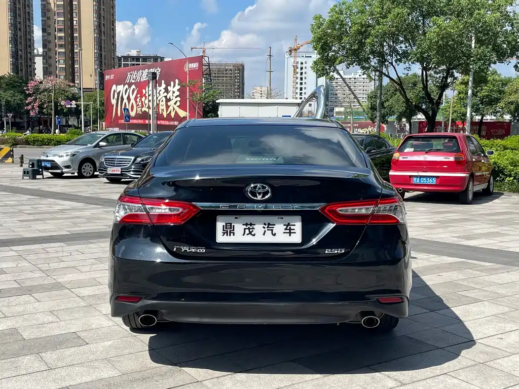 Toyota Camry — фото 4