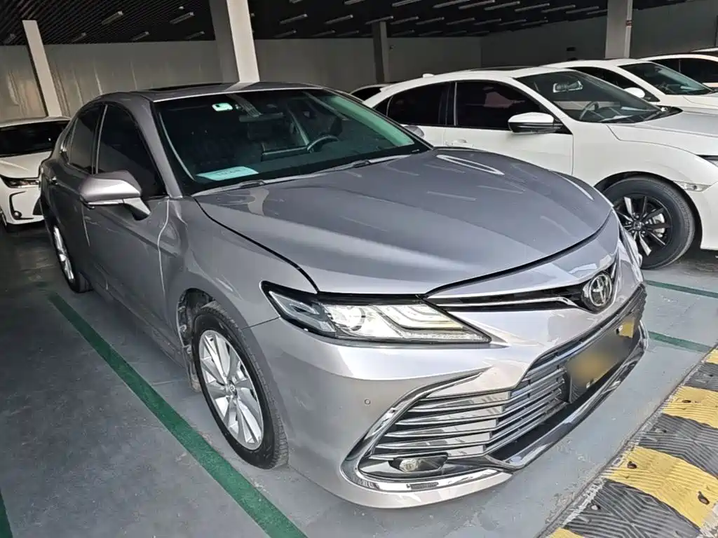 Toyota Camry — фото 4