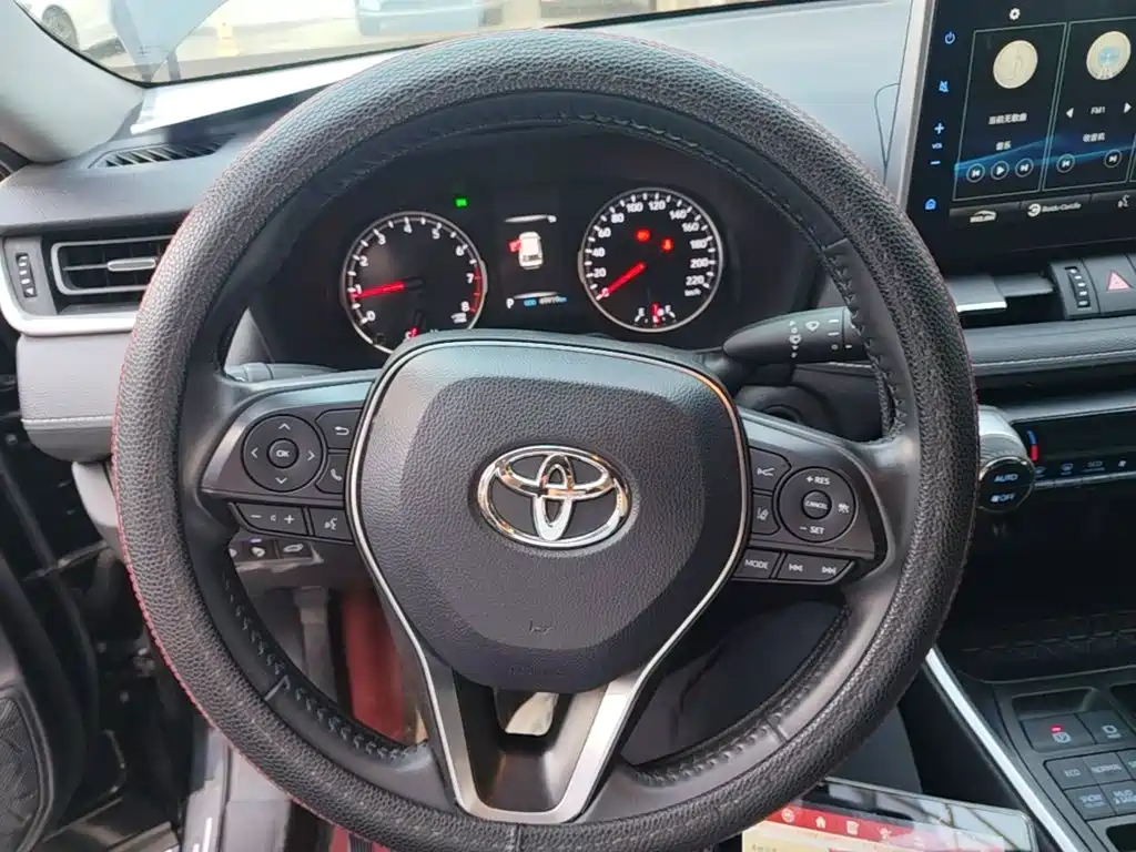 Toyota Wildlander — фото 11