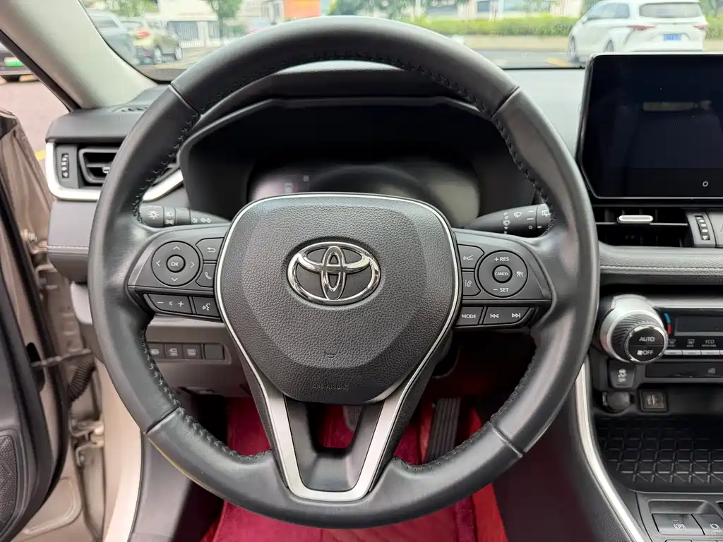 Toyota Wildlander — фото 17