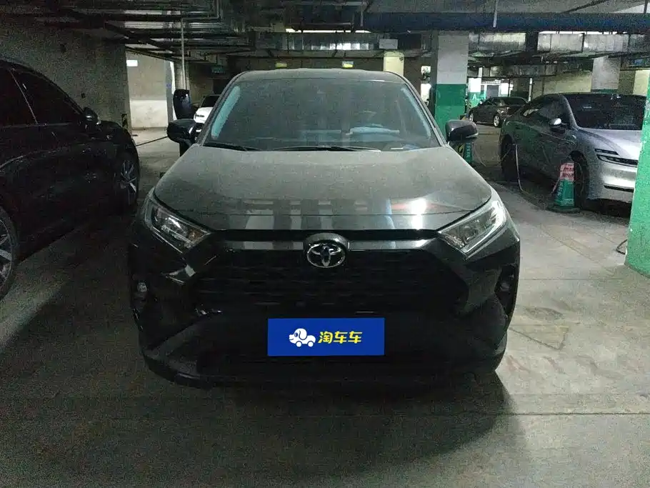 Toyota RAV4 — фото 2