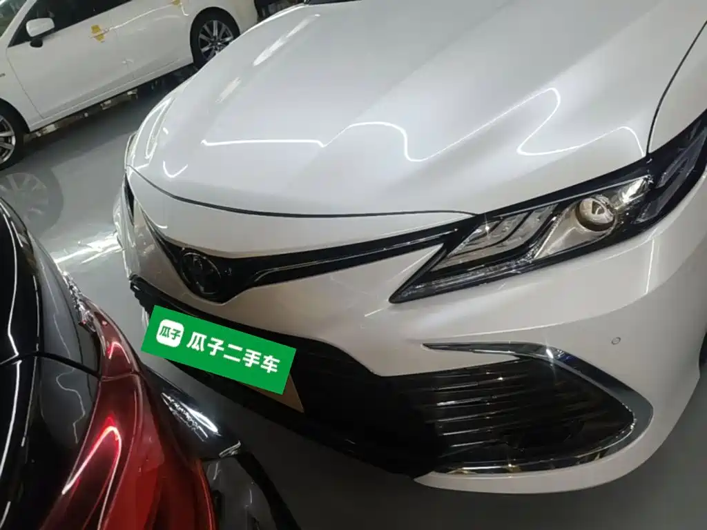 Toyota Camry — фото 3
