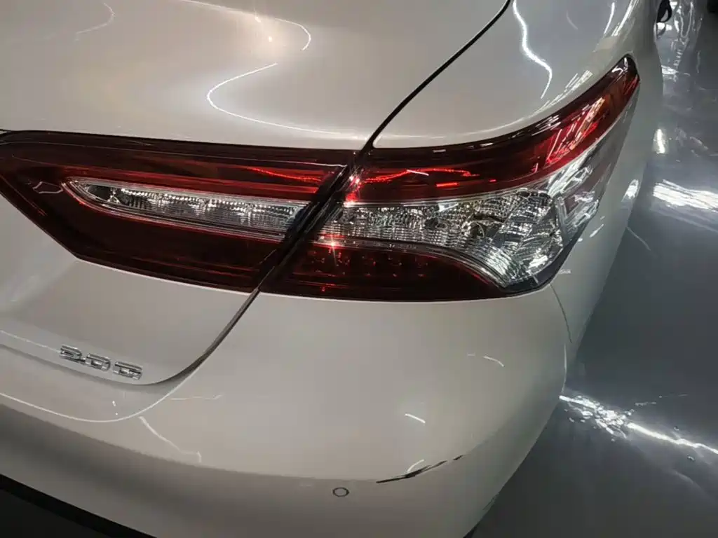 Toyota Camry — фото 8