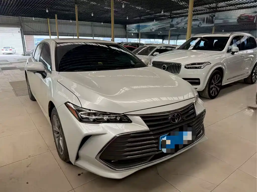 Toyota Avalon — фото 2