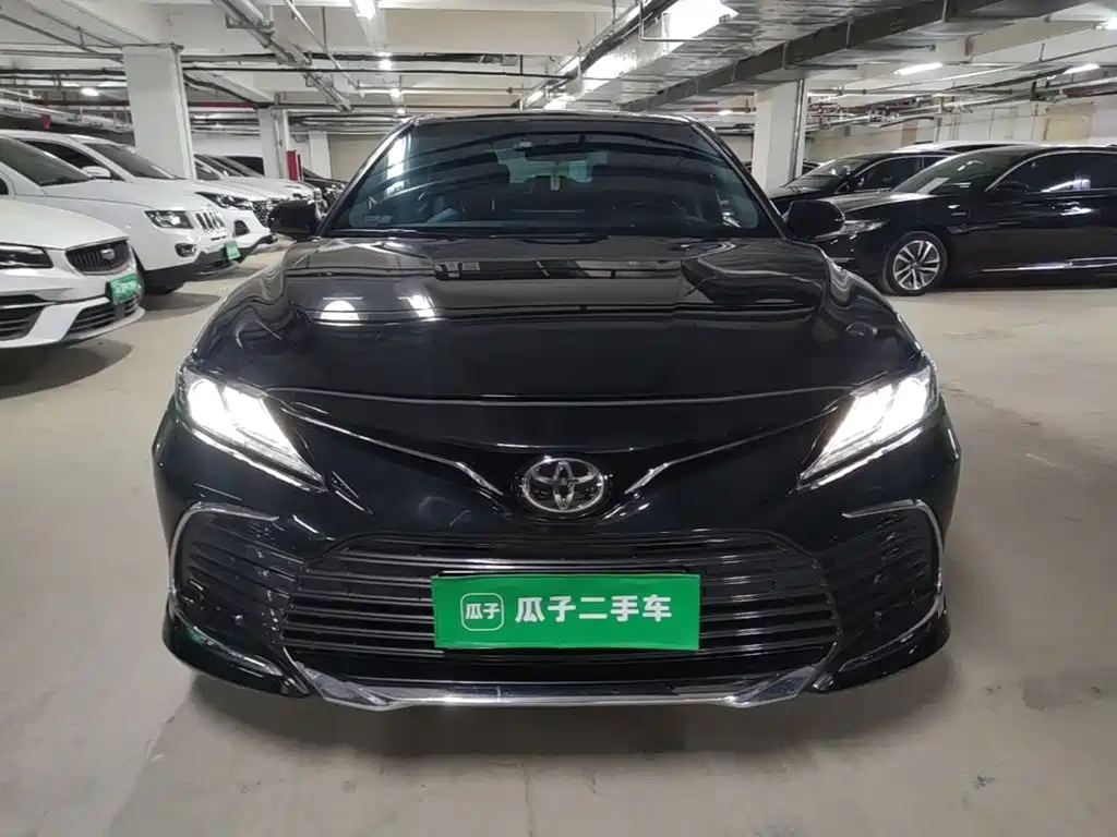 Toyota Camry — фото 2