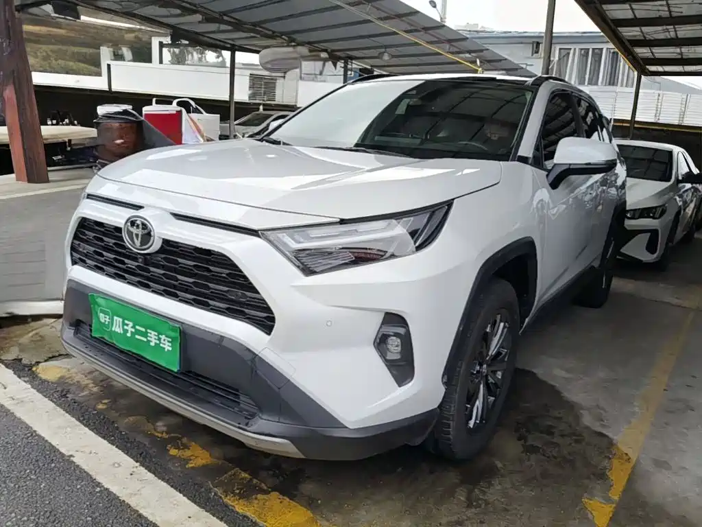 Toyota RAV4 — фото 2