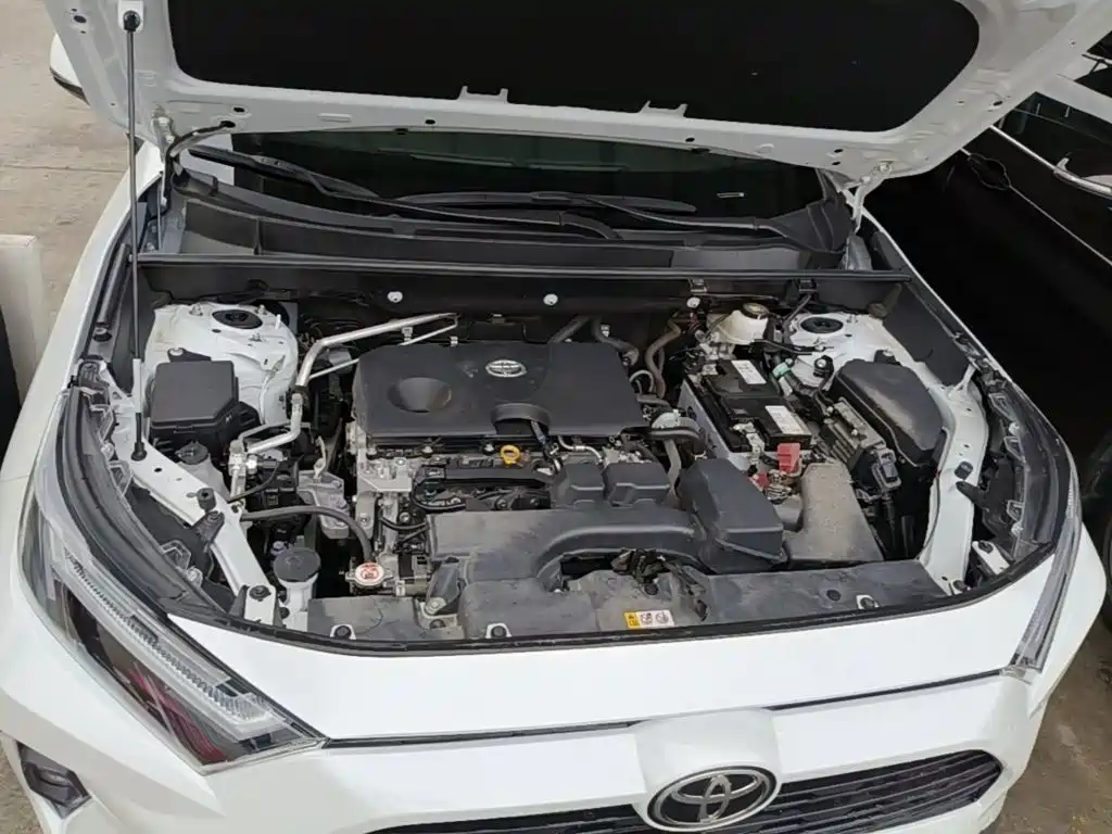 Toyota RAV4 — фото 20