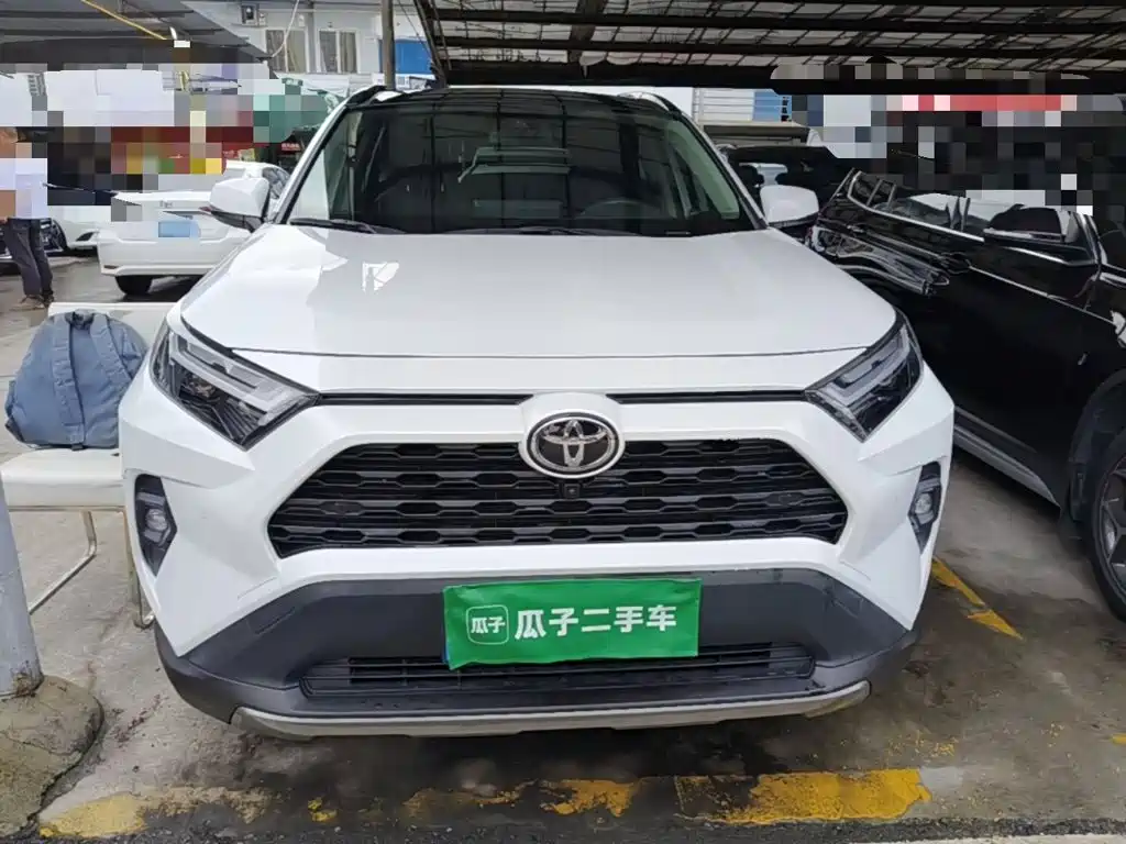 Toyota RAV4 — фото 3