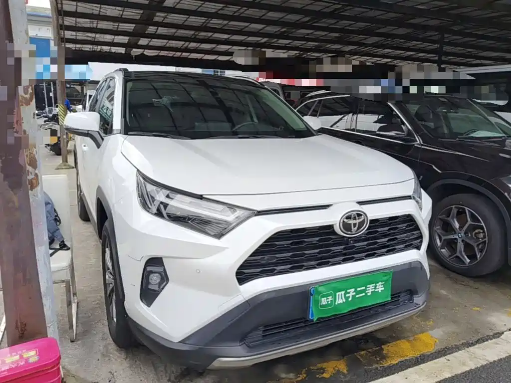 Toyota RAV4 — фото 4