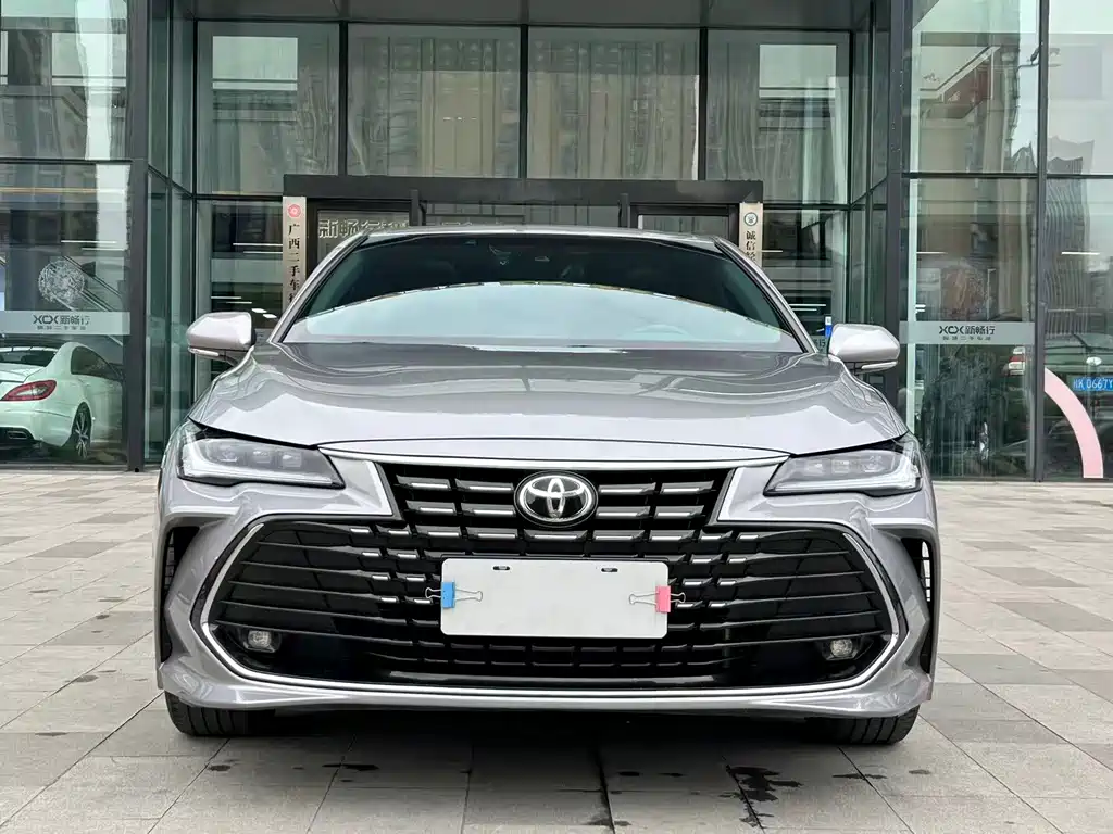 Toyota Avalon — фото 2