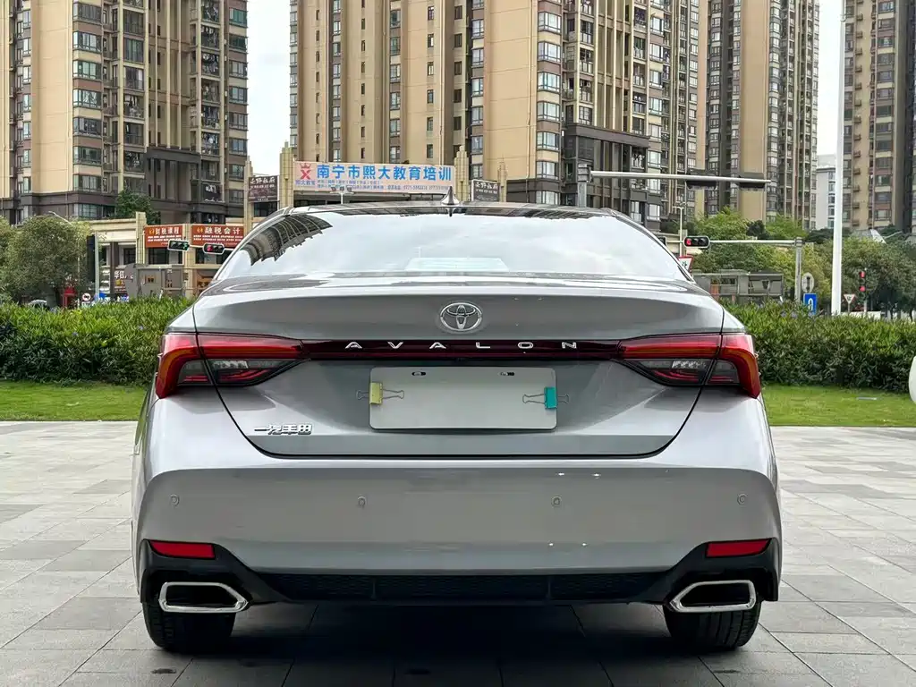 Toyota Avalon — фото 4