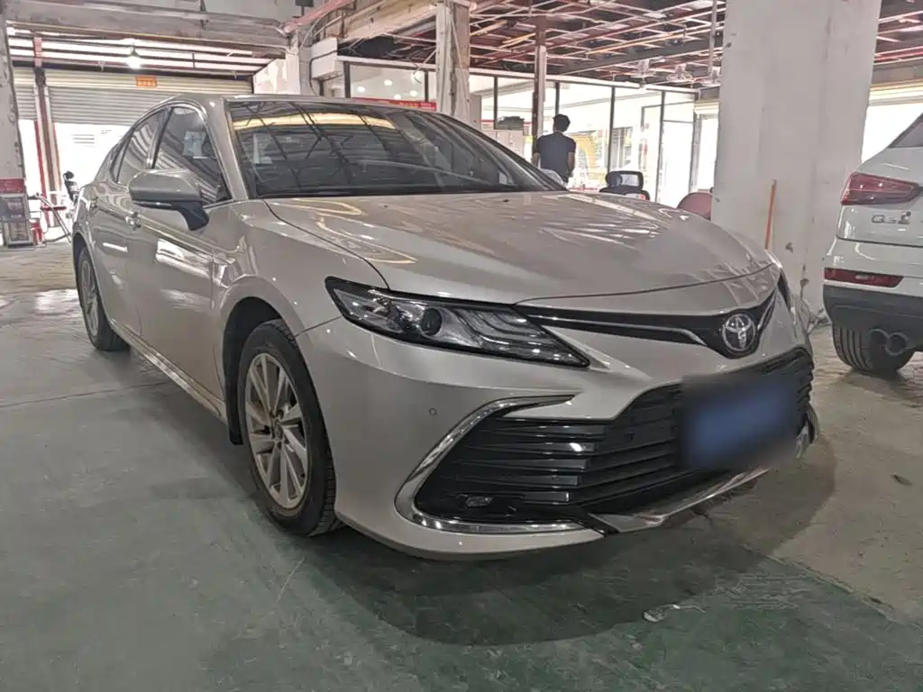 Toyota Camry — фото 4