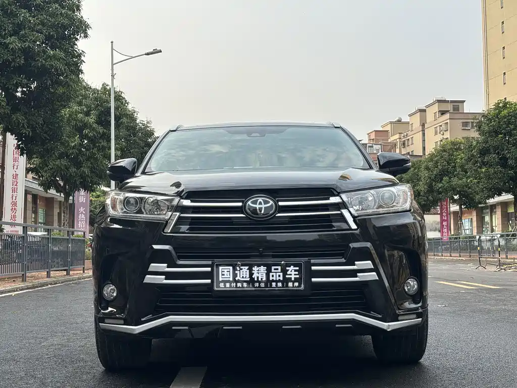 Toyota Highlander — фото 2