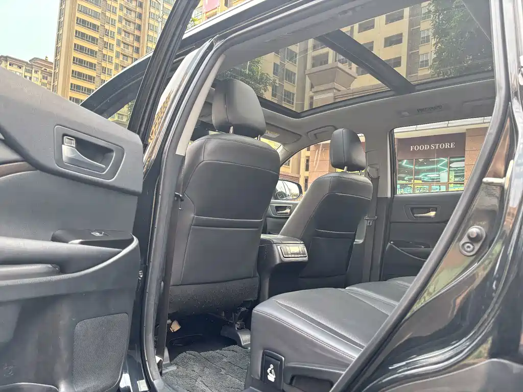 Toyota Highlander — фото 13