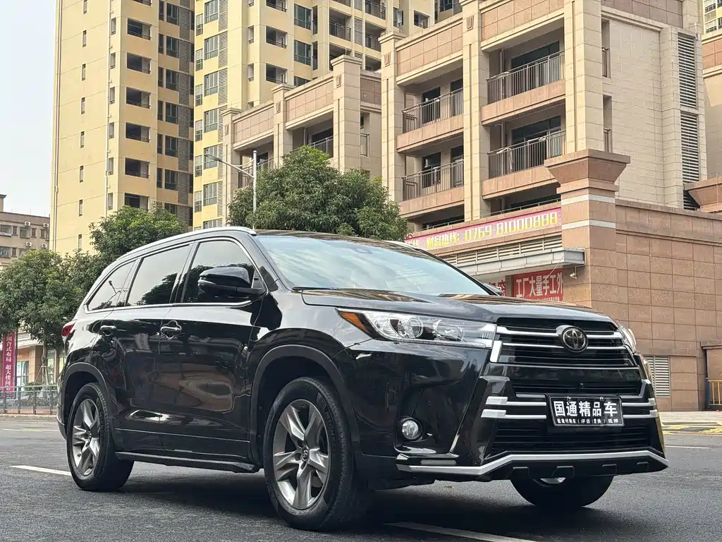 Toyota Highlander — фото 3