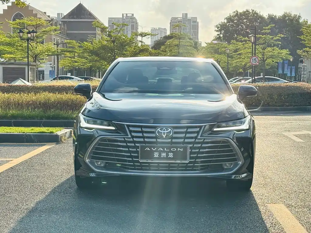Toyota Avalon — фото 2